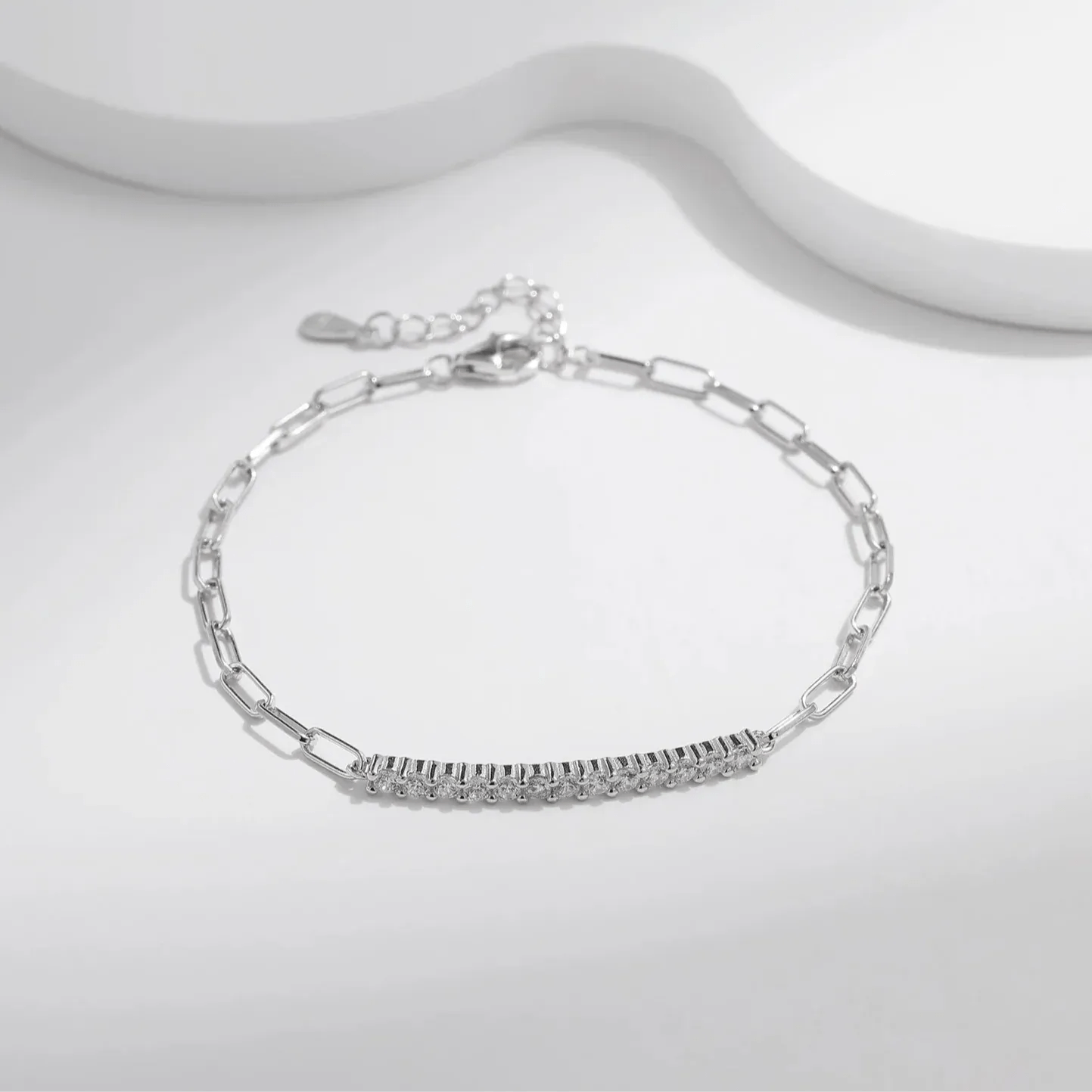 Moissanite Lustre Bracelet - Cleora